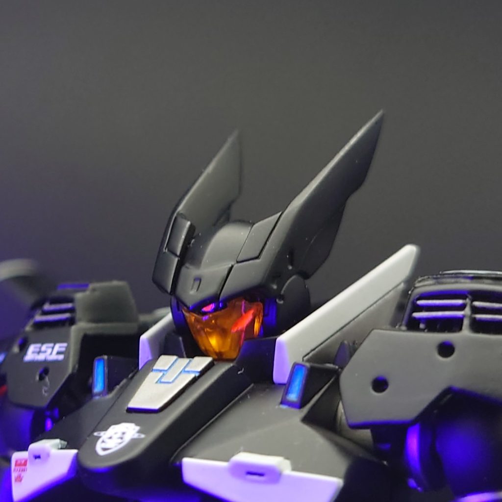 顔に光る筋を掘りましたが微妙ですね😓