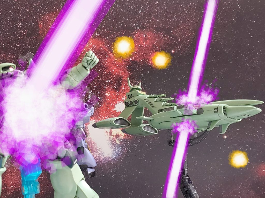 レンジ外からの高出力のビームは戦艦をも貫く❗そして、ソーラ・システムがソロモンに向けて照射☀️✨形勢は一気に連邦軍に傾く👍