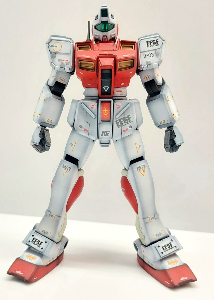 腰を0.5mm延長して脚長すぎ問題を解消。肩アーマー全体に細かいプラ板でディテールアップと肩の高さ低すぎる問題を解消。単純な作業のみでプロポーション変更しました✨