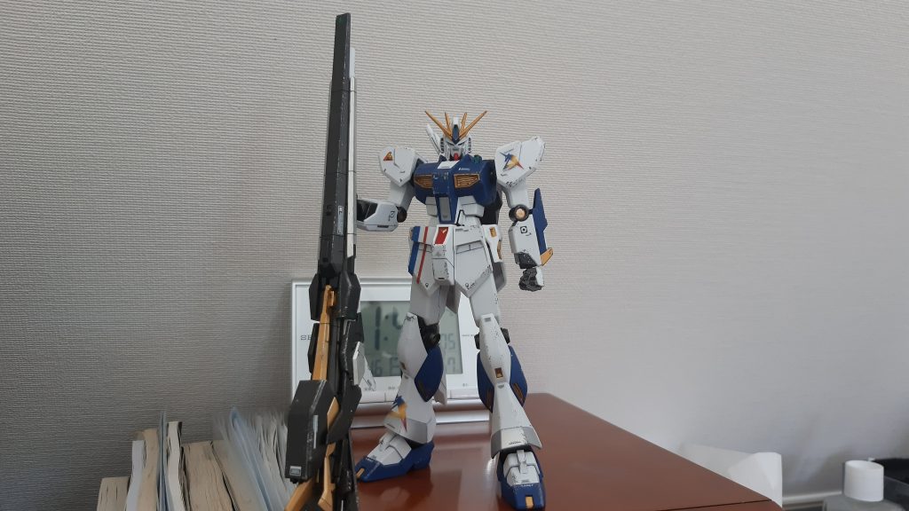 ロングレンジ～は、思い切り減色しました。バスターランチャーのイメージです。こんなのにファンネル並の速度で追われたら、逃げられる気がしません。