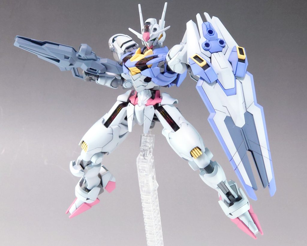 箱絵のポーズ。関節と武器は違うグレーを使用してます。