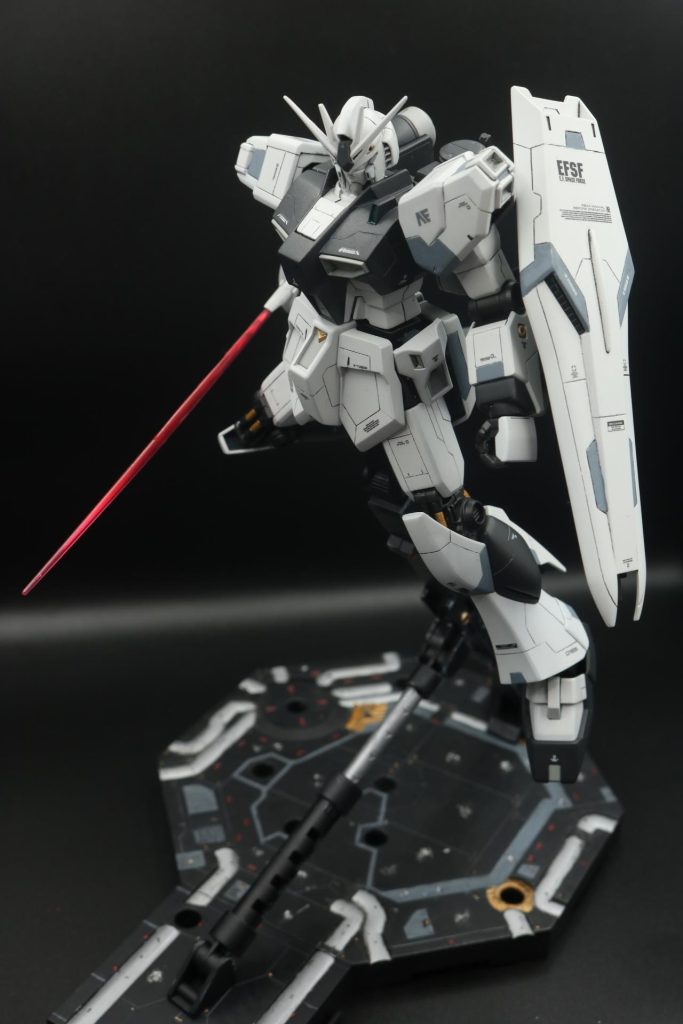 EGνガンダム(モノトーン調)–6枚目/制作者：ヒロハル