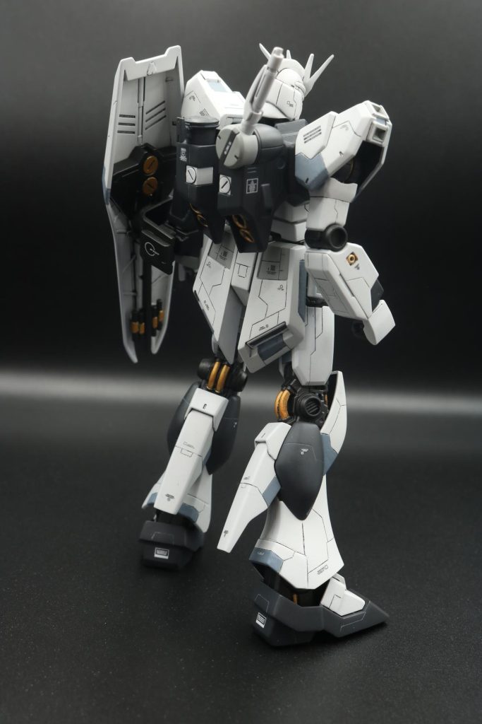 EGνガンダム(モノトーン調)–4枚目/制作者：ヒロハル