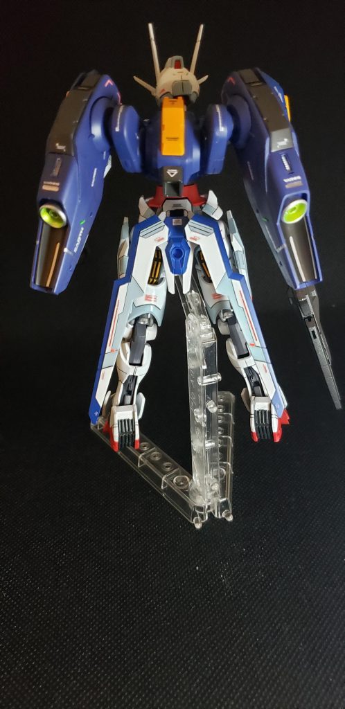 少しディテールが物足りなかったので、スジボリと自作ダクト追加しました。