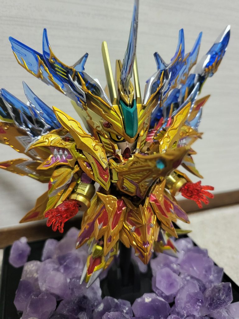 胸部先端にはスワロフスキーストーンを貼り付け。