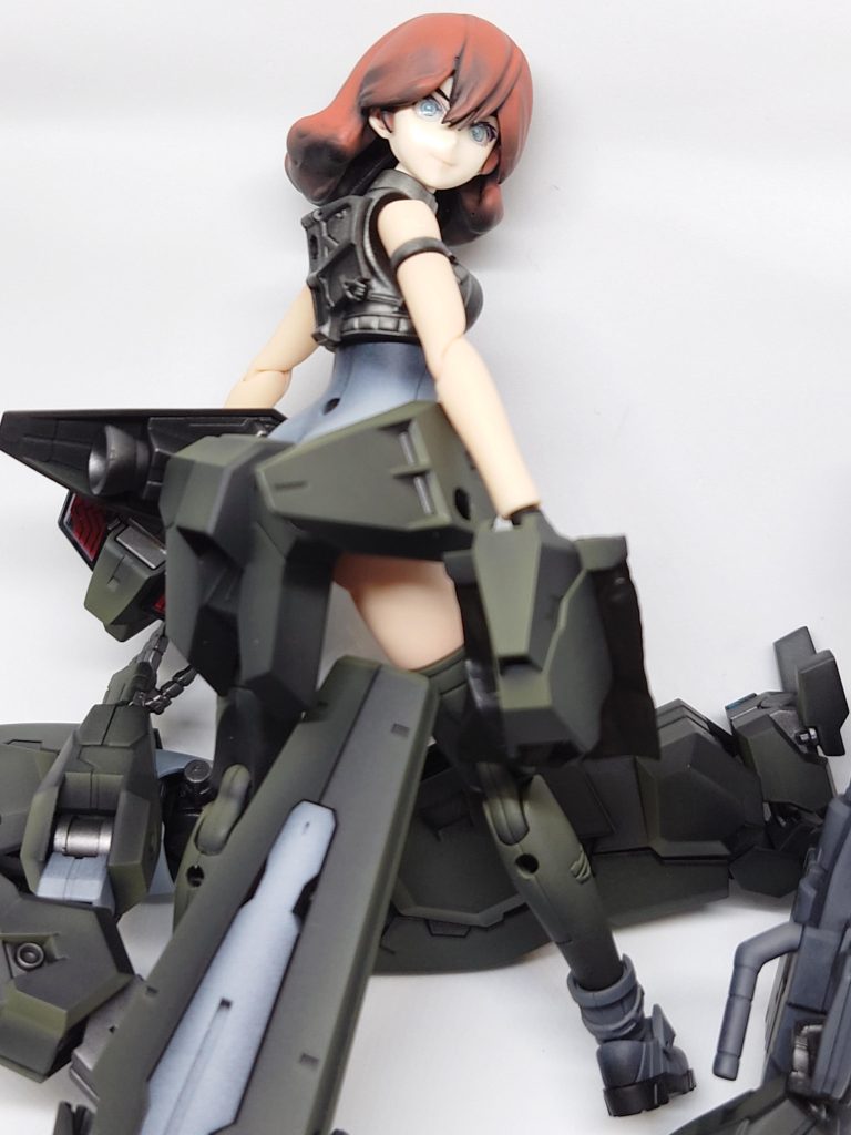 武装解除その2後ろ側このようなパターンの作品制作するのもなかなか楽しかったです。最後までご覧頂き有難う御座いました。