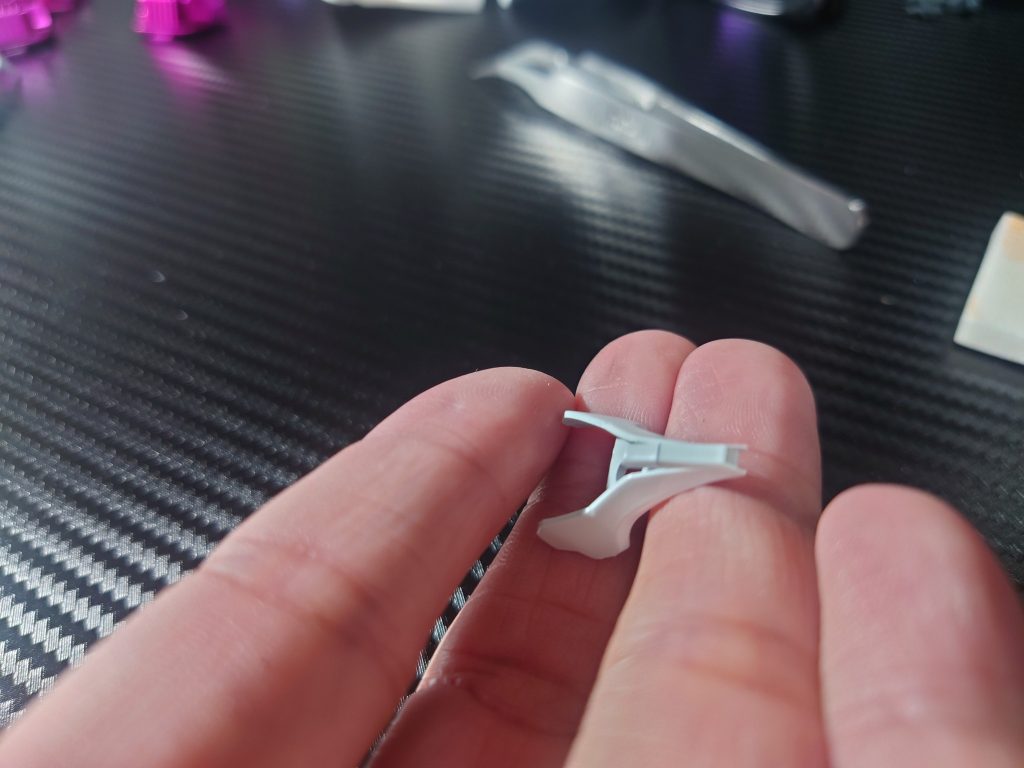 まさかの完成間近に折ってしまい、この部品は一からやり直すことになりました😅