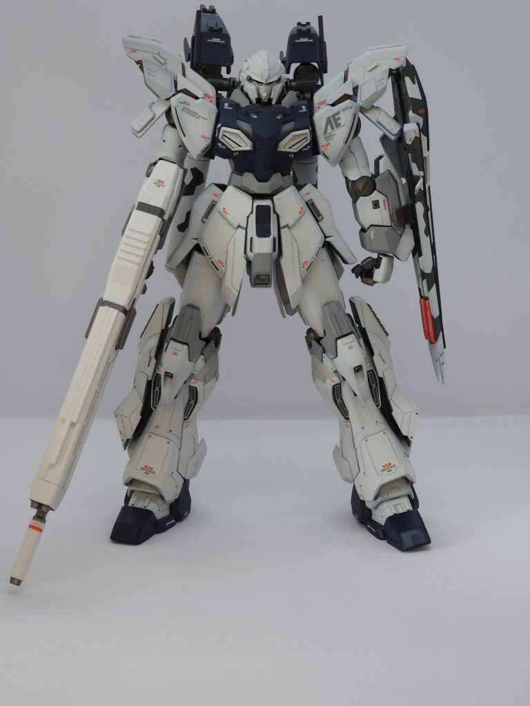 今回は外装はメカサフスーパーヘヴィ立ち上げのニュートラルグレー1です。フレームはスターブライトアイアン、見える箇所はエナメルで塗り分けしてます。シールドとプロペラントタンクはスプリッター迷彩にして遊んでみました。