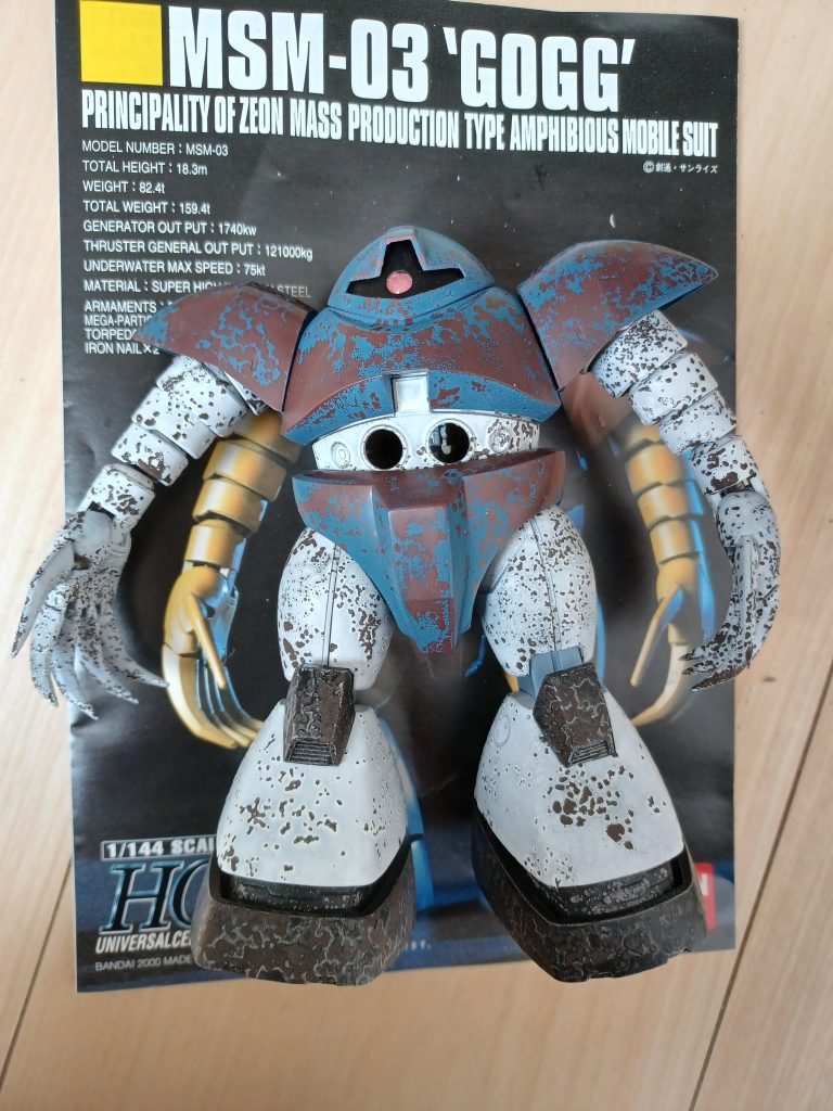 下地塗装をしてなかったので、胴体や肩等の塗装がゴソッと剥げて大失敗…😭剥げちらかした塗装を修正したら、お待ちかねのウェザリングパステルで一気に錆びサビ加工~♪って紹介画像貼れないのね…💧