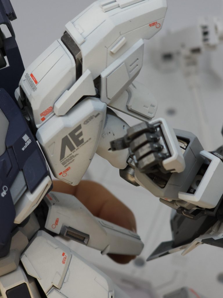 肩アーマーはこんな感じに手前のパーツも分割してます