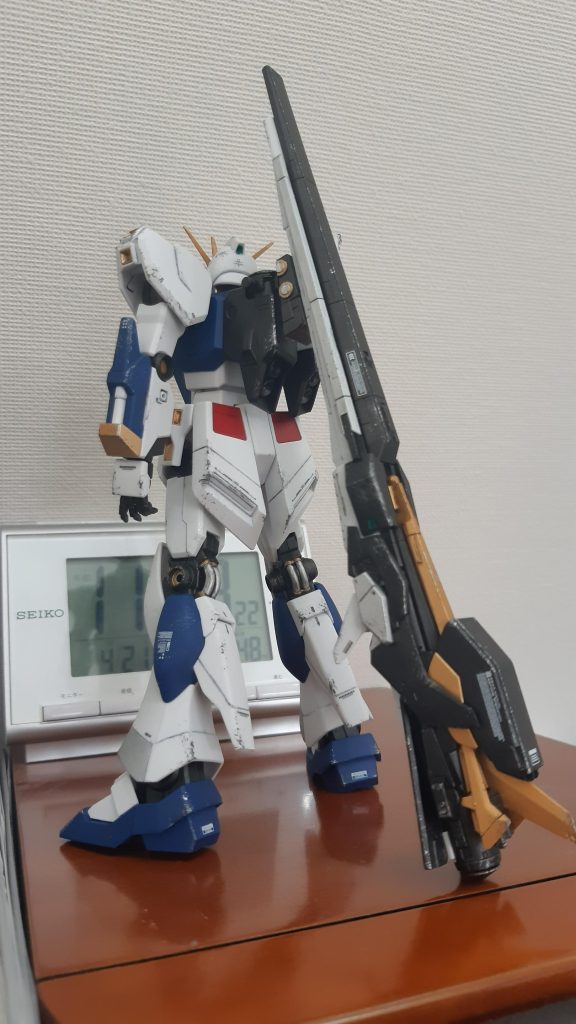 苦手なスジ彫りも少し追加しました。