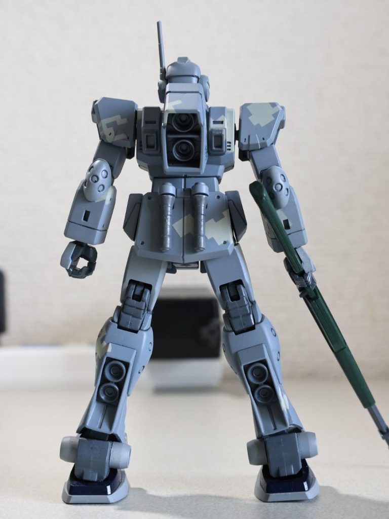 迷彩柄は機体の輪郭が分からなくなるような感じで配置。そのせいで、墨入れ作業が手こずりました 笑