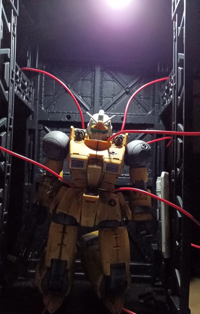 わざわざ部屋の電気を消して自撮り用のスマホスタンドで明るさ調節した後に撮影しました。暗い方がより修理現場に近いかなと思いました。見に来てくれてありがとうございます。