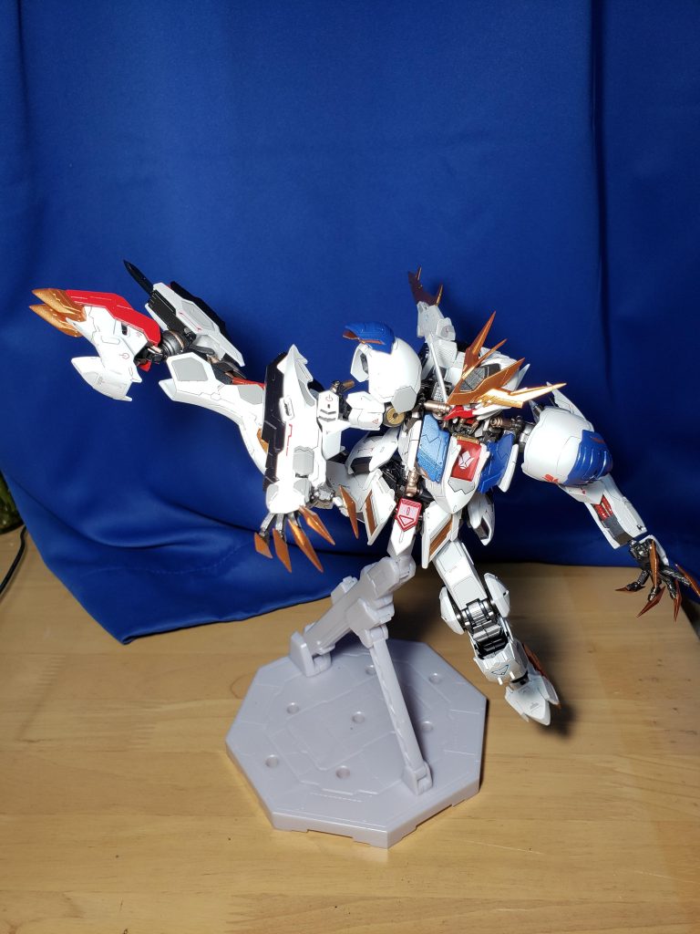 かかとのパイルバンカーはこんな感じ。アニメで使われてなかったけど、もし使われてたとしたら多分、グレイズかレギンレイズのコックピットを蹴ったと同時に発射するんですかね分からないけど。