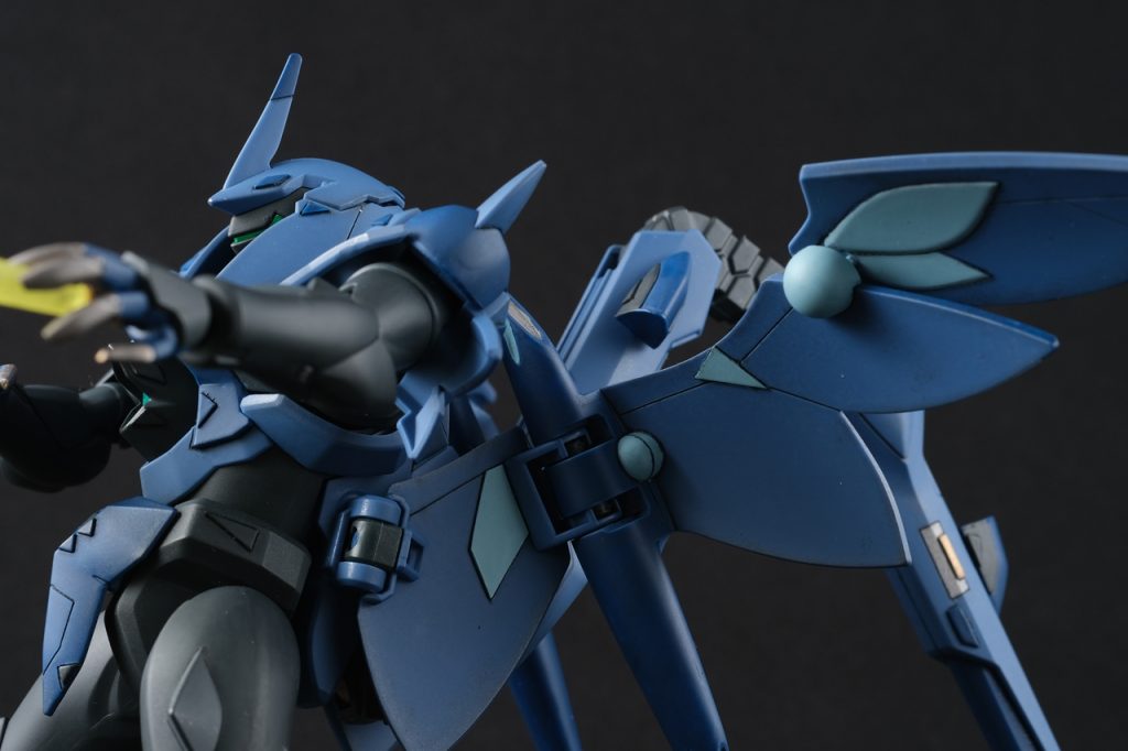 羽根の内側は、水色(クレオス エアスペリオリティブルー C74)でおしゃれ。