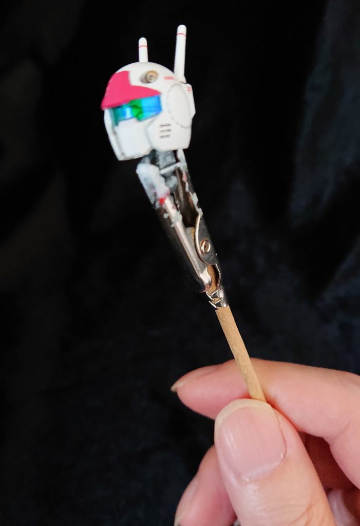 一応、皆さんをオマージュして虹色シールを貼りましたが、思ったより光らん😅