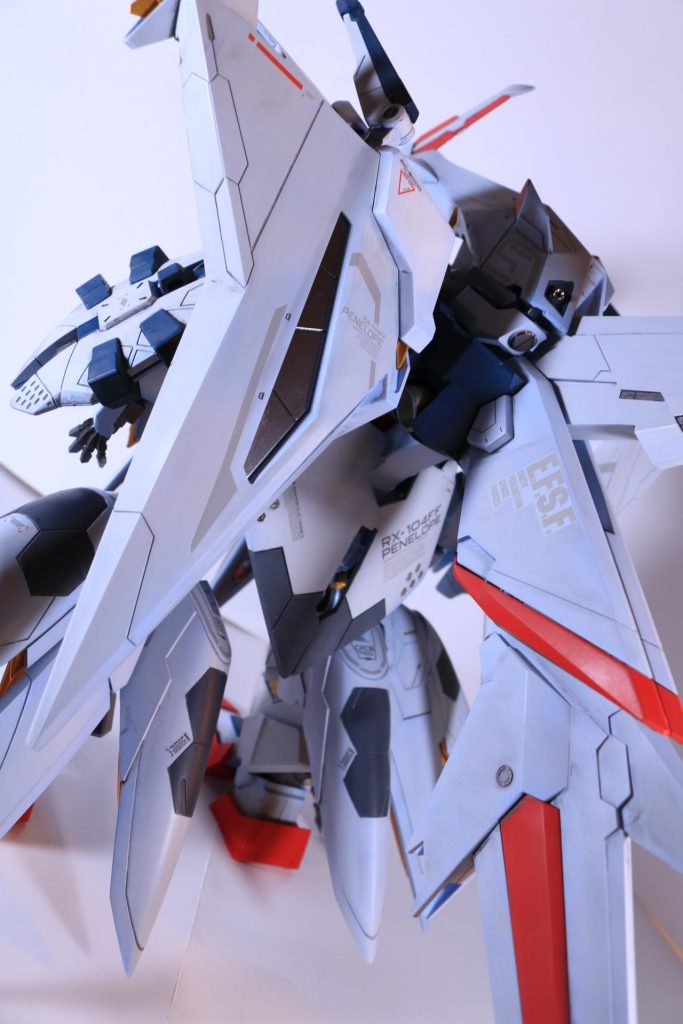 背面はこんな感じ全体の装甲は水色気味に仕上げてます