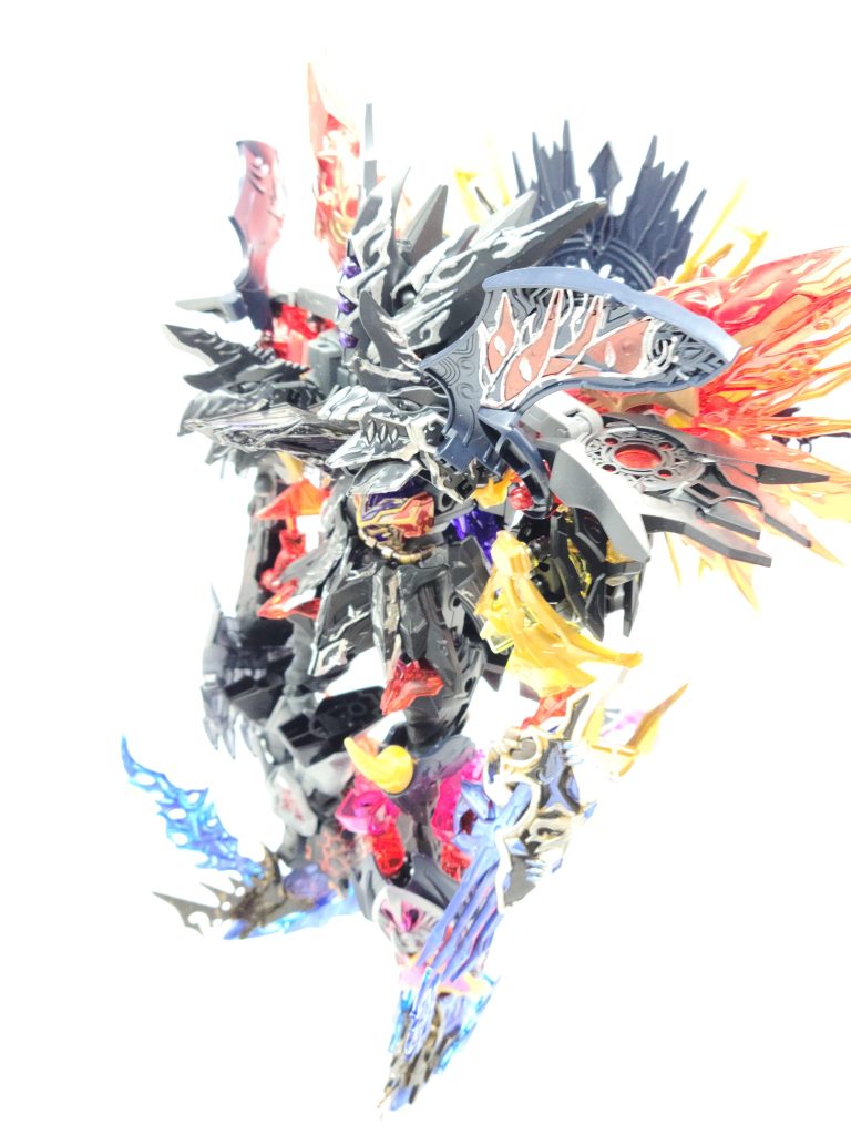 左腕は窮奇ストライクフリーダムと猪八戒インパルス、左脛がウォーロックイージス