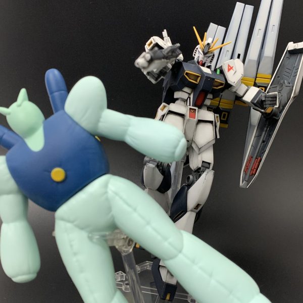 νガンダム（ダミー射出状態）