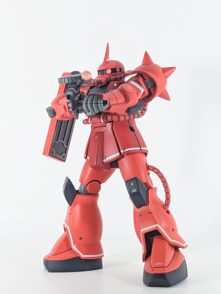 今まで旧HGシャアザクは古臭いし可動も微妙だからとスルーしてましたが、いざ購入して制作してみると、今まで何故スルーしていたのかと考え一変😅一つの正解と思わせる造形、スタイルの良さ、ポリパーツの露出がほとんどないホント良キットでした😍最後までご覧いただきありがとうございます。