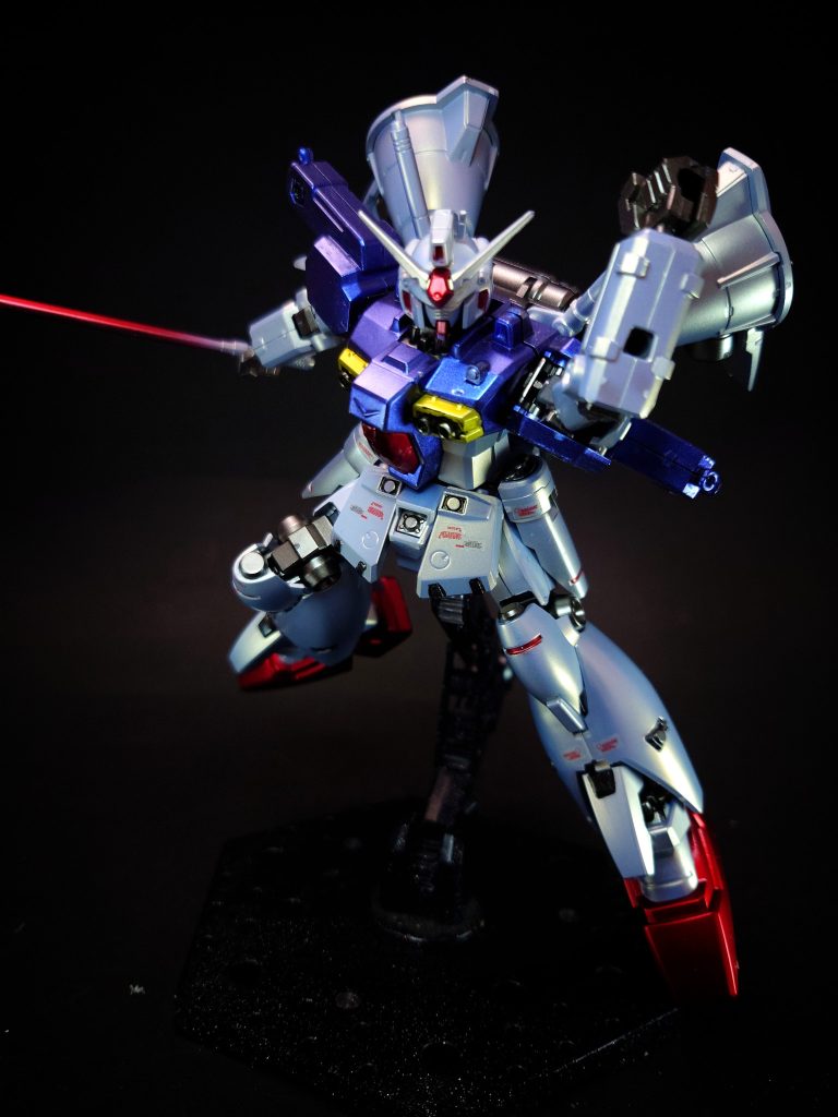 ビーム・サーベルバックパック上部に2基装備する。コア・ファイター時のビーム・ガンと兼用装備になっている。