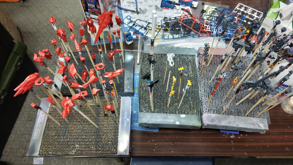 塗装は実は2月に行ってまして塗装室でつま先のパーツをなくしてしまい、注文して時間かかってましたー!