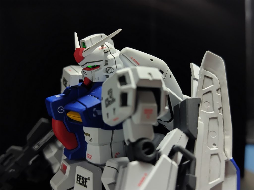 頭のアンテナもプラ板で薄くしてます。