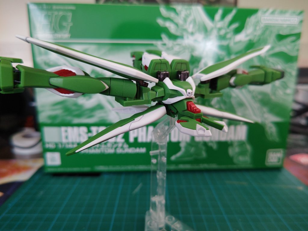 巡航形態「蜃気楼鳥(ミラージュ・ワゾー)」。何回見ても奇っ怪な姿だぁ……