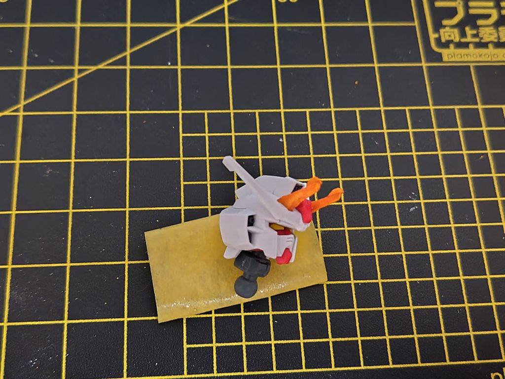 黄色い方のアンテナが折れたので、思い切って前向きに改造してみました。ついでに、先鋭化すれば良かったか。