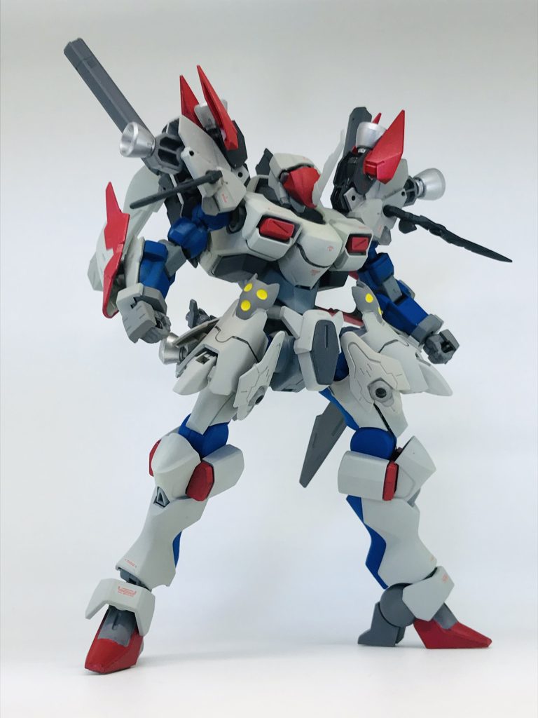 ウェザリング前薄いグレー部分のみエアブラシ塗装、マスキングが面倒なので他は筆塗りです🙄今回は初めから汚すと決めていたので、つや消しトップコートを使用