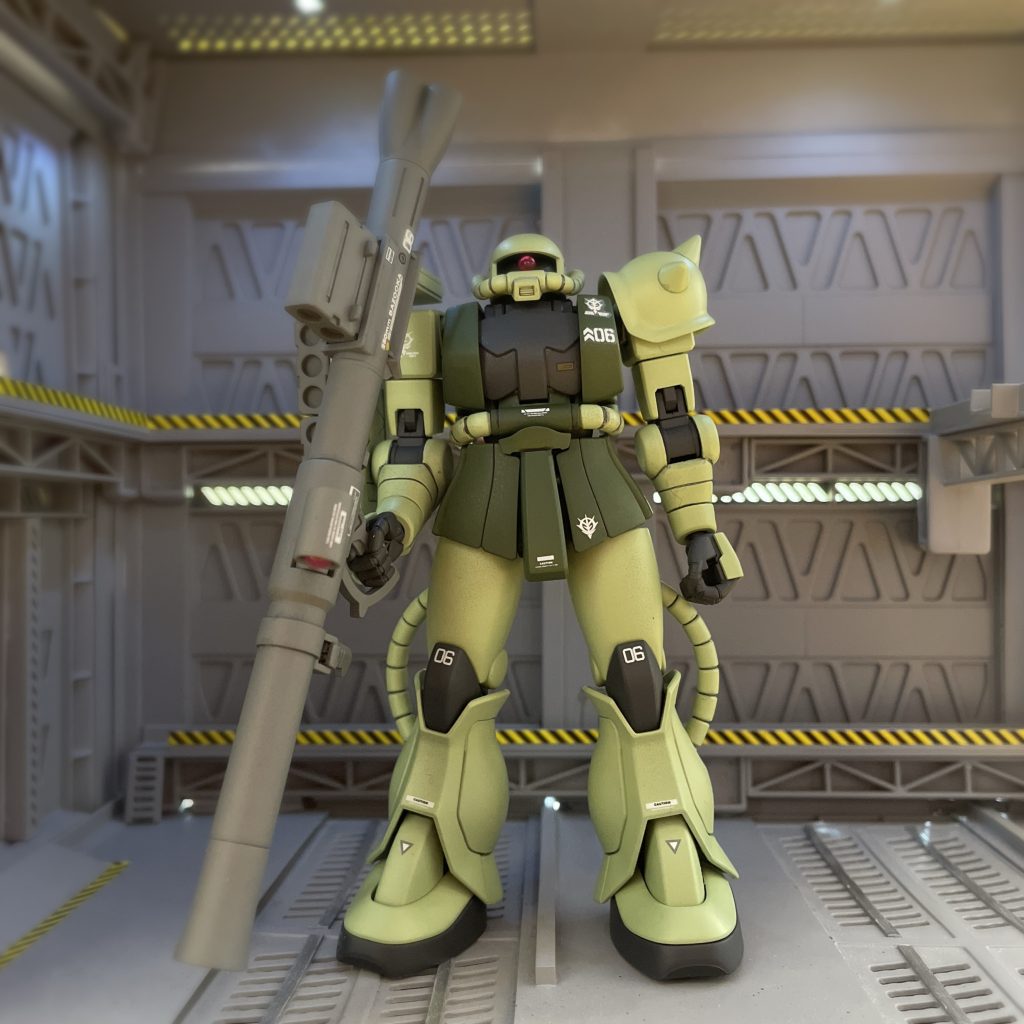 良く動くのに立たせた時の設置感が悪いのがこのキットのイマイチポイントですね。メインカラーは、缶スプレーで胴体部は濃緑色【中島系】(Mr.カラー)&頭部・腕部・脚部はモスグリーン(アサヒペンクリエイティブカラー)を使用しました。