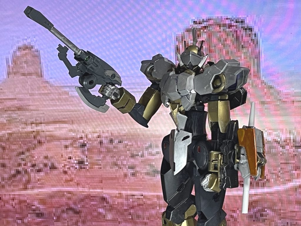 アクス・ビームガン斧とビームガンの複合武器。持つ場所を変えることで使い分ける。