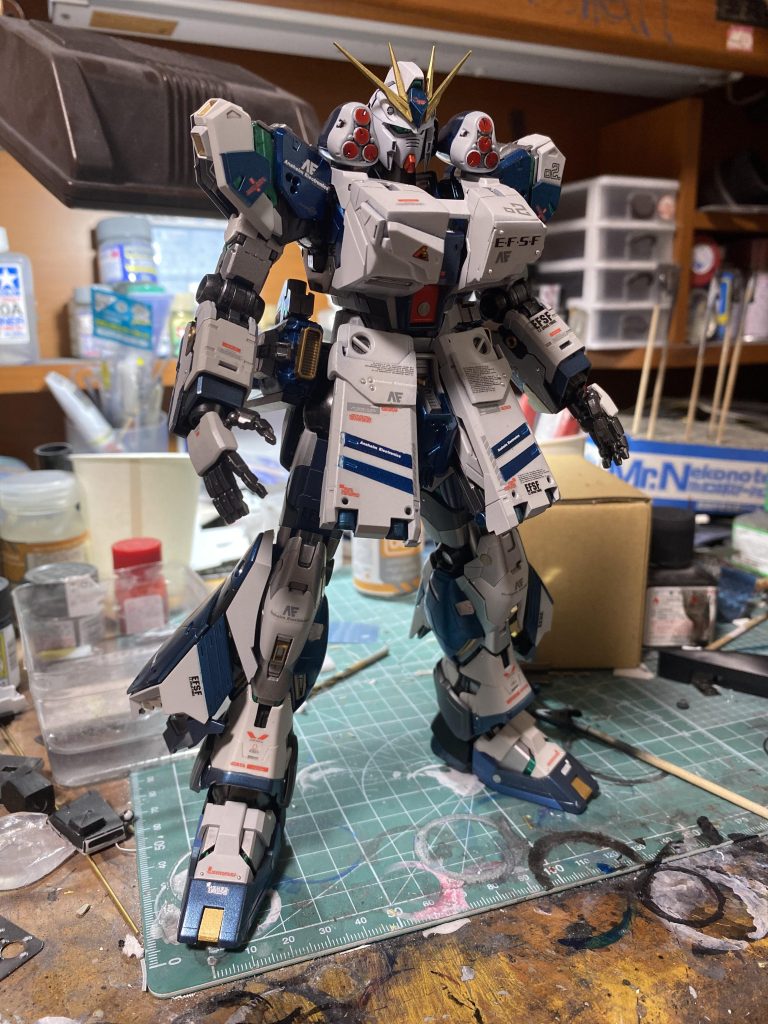 HWS装備。色々プラ板で盛りました。