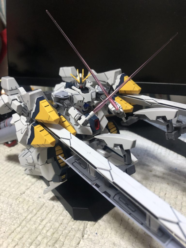 騎馬戦的なモノのポージングを。