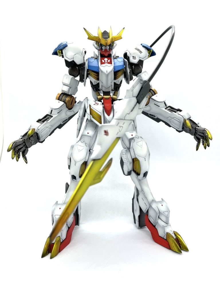 腰の延長や、爪の鋭利化、肉盗み等の加工をしています。爪の加工が大変だった。。