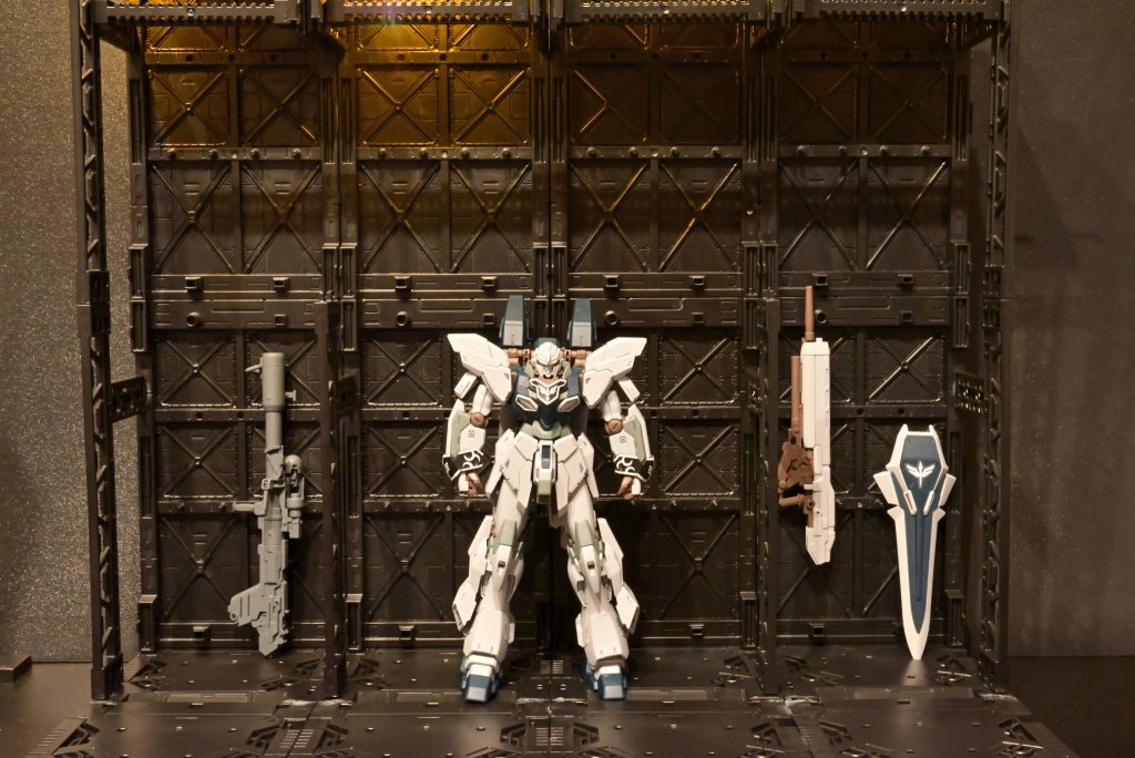 一つ100円のディスプレイベース、贅沢に使っちゃいますw