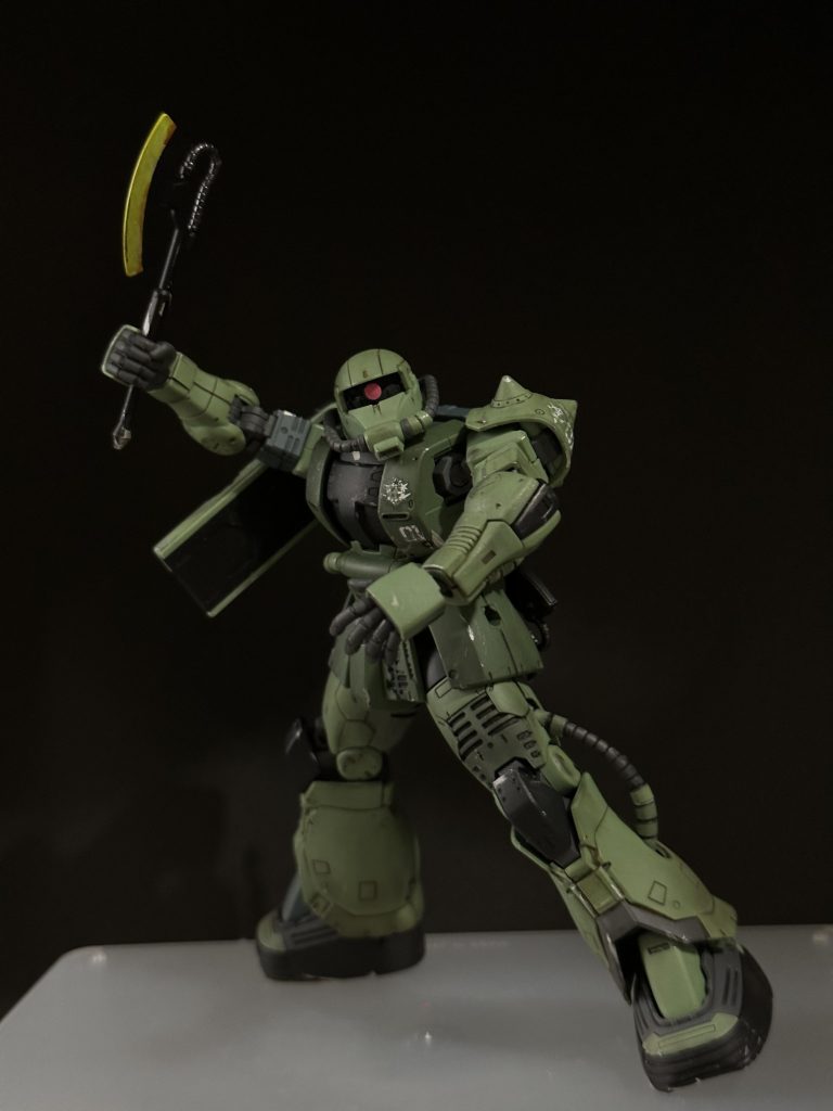 モノアイ、ヒートホークは蛍光カラーで塗装。