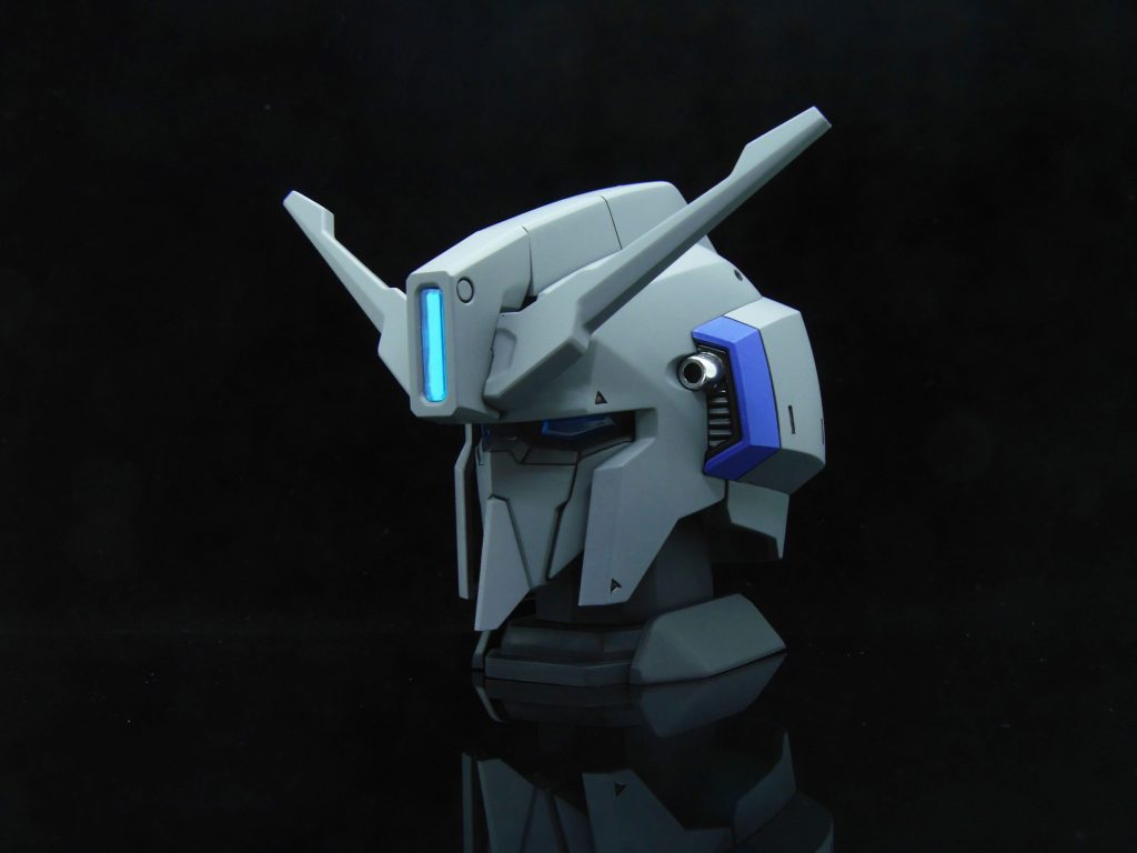 メインカメラのクリアパーツは、GUNPRIMER - BALANCER GRAYとGUNPRIMER - BALANCER WHITEで磨いて、ラピーテープを貼りました☆個人的には、ヤスリステックフィニッシュよりも光沢感が出る気がします。