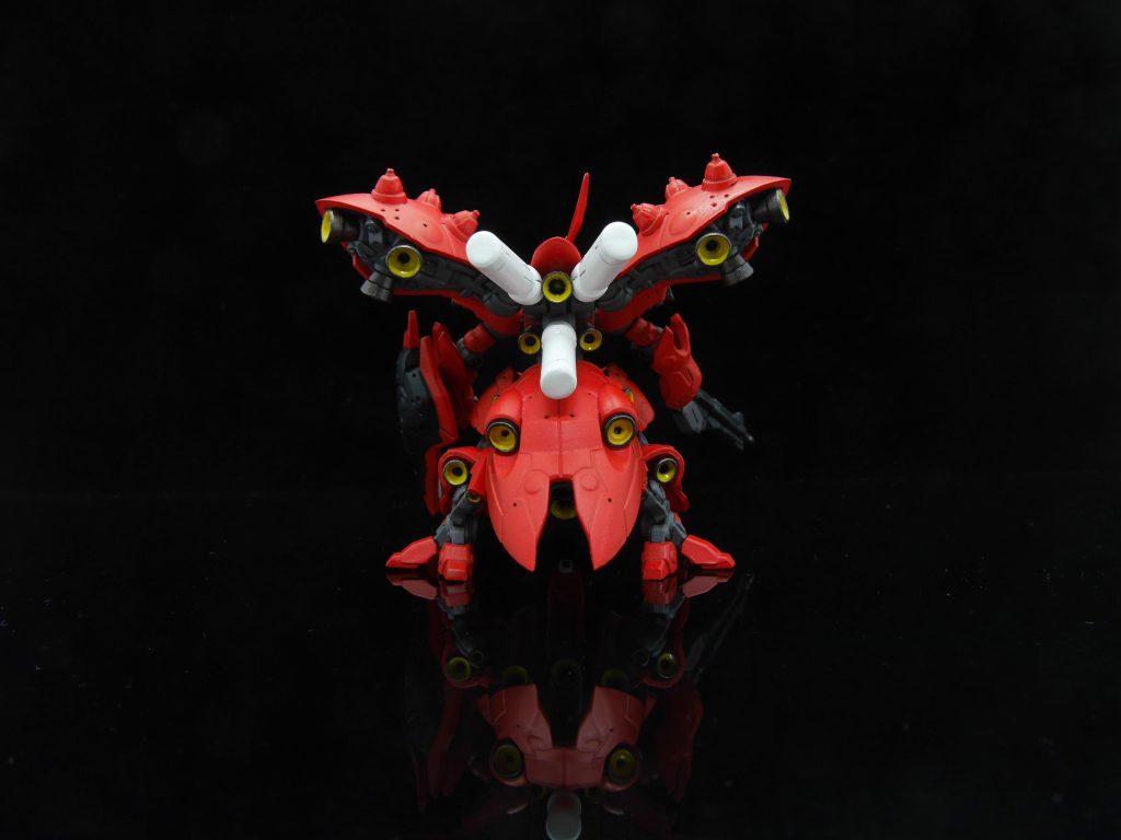 背景は、特級暗黒布 太黒門のA4サイズを使っています。綺麗な黒色になってステキです◎床は、黒色の下敷きです（笑）意外といけますね◎