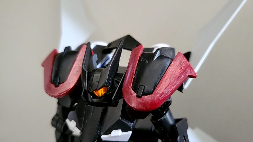 肩にはマスラオのパーツを使用