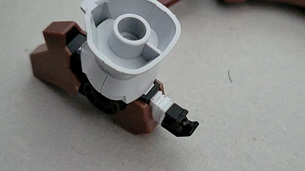 リアスカートの可動域を拡張したいのでプラバンで延長