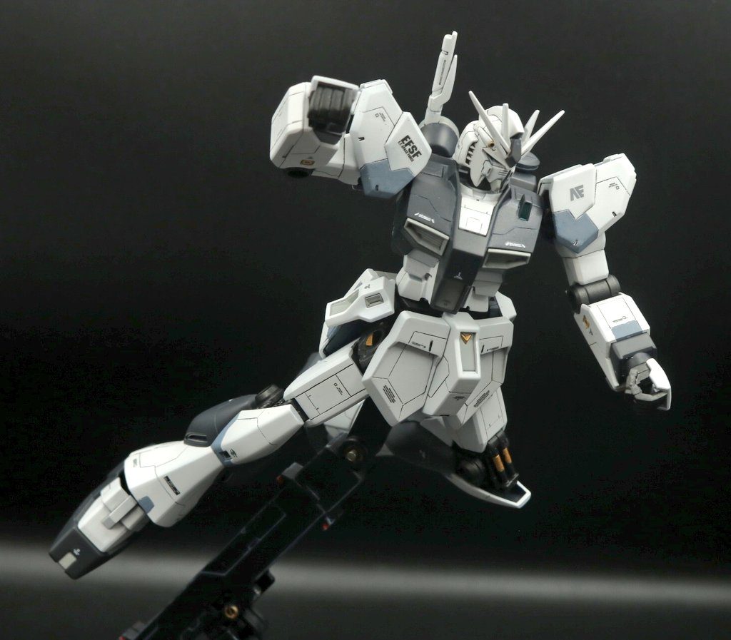 EGνガンダム(モノトーン調)–5枚目/制作者：ヒロハル