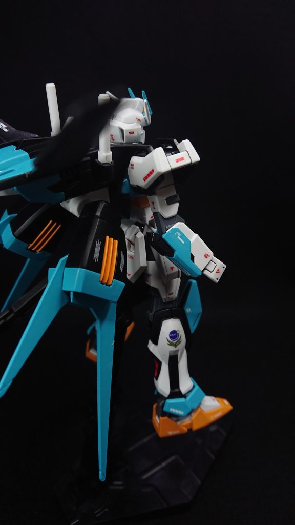 使用した塗料タミヤカラースプレー・ブラック・ゴールド・コーラルブルー・ブリリアントオレンジMr.カラースプレー・シルバー・黒鉄色