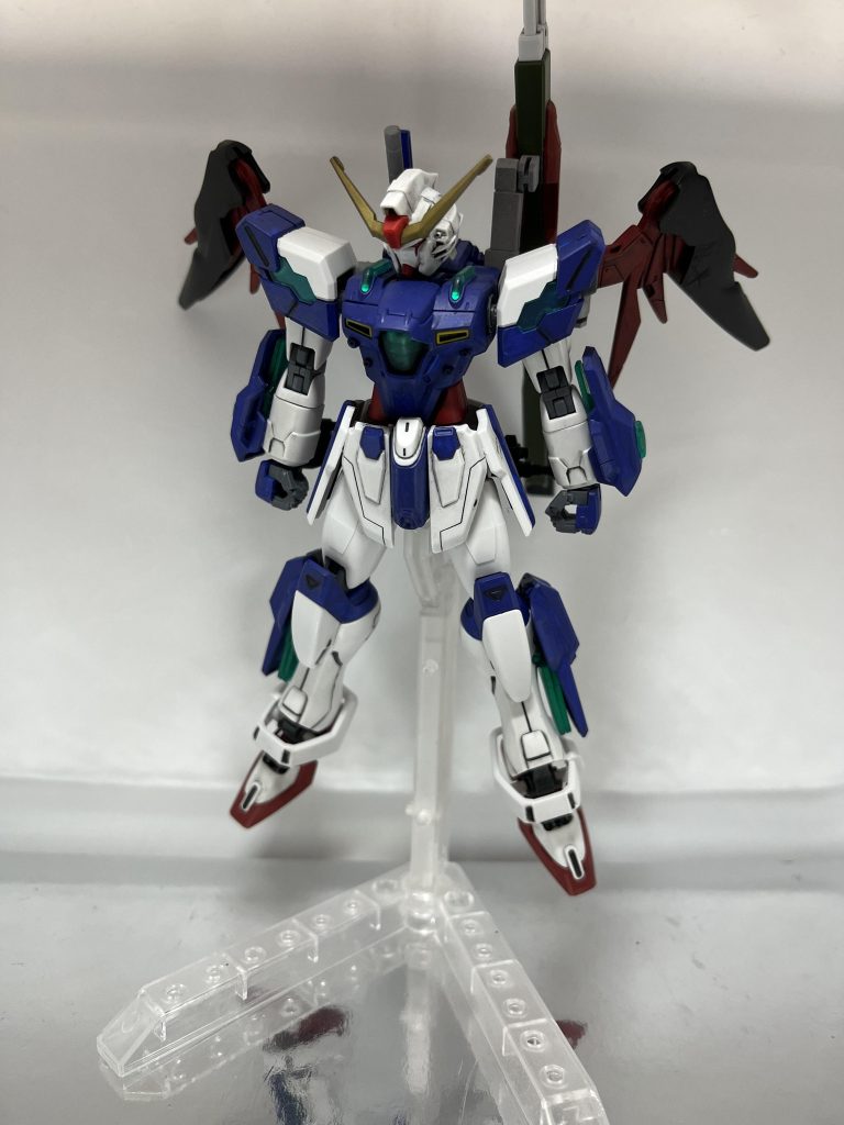 メサイア攻防戦後、大破していたデスティニーを修理、改修した機体。新たに発足したアスカ隊の隊長シン・アスカが搭乗