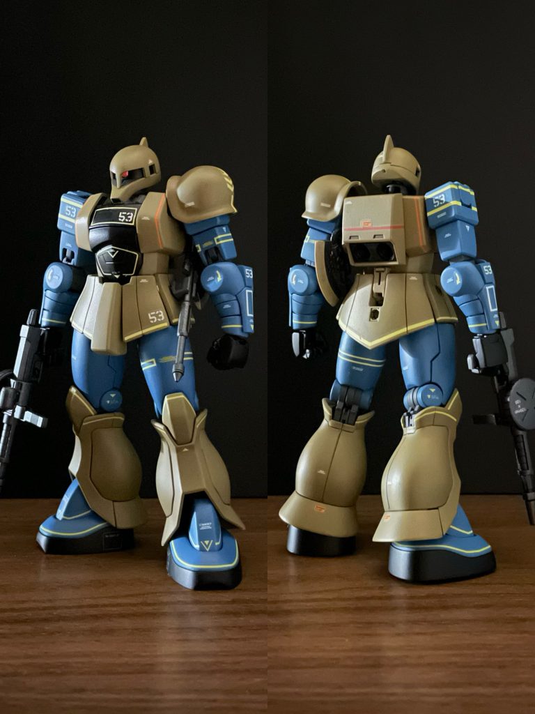 以前作成したゲルググやドムと同様に、旧キット1/100リアルタイプ付属のデカールを使用しました。サイズを1/144に調整しながら貼り付けたので今回も時間がかかってしまいました。明るめのイエローのラインマーキングがリアルタイプ旧ザク感を出していて、苦労して貼った甲斐がありました。本物のデカールを使用しているので、雰囲気はバッチリです。機体番号やコーション類は市販のデカールを使用しました。