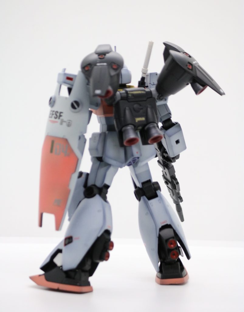 お尻。ビームサーベルは、きっと誰も気づかないと思いますが、地味な拘りポイントなんですよw