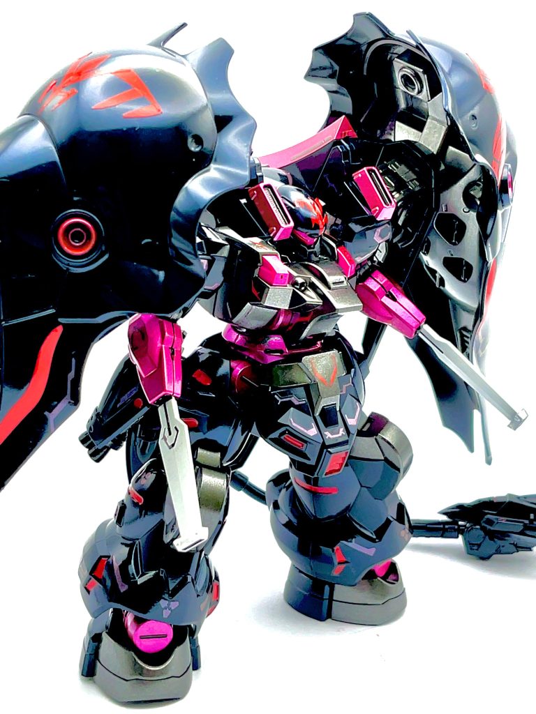 モチーフはナデシコのブラックサレナより。ちょうど過去にダリルバルデをピンクで製作しており、