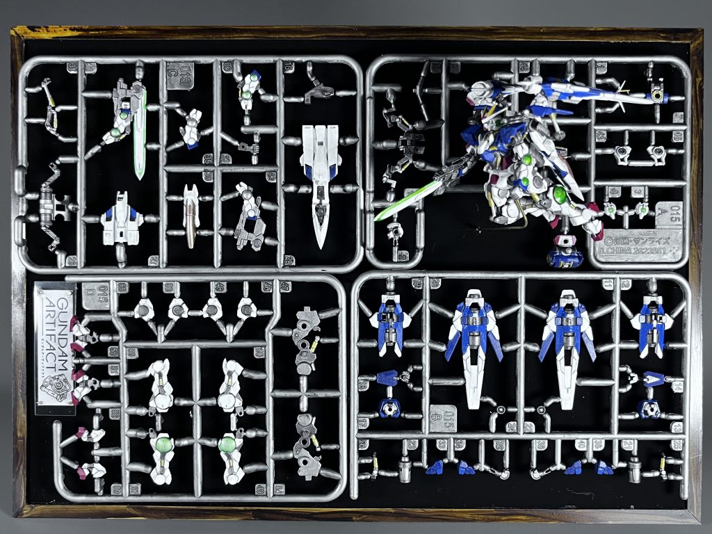 組み立てとは別に、ランナー塗装も行いました。クルトンさんのナイチンゲール https://gumpla.jp/other/1396658 のものを真似しました。どうもすいません。楽しかったです。ありがとうございます。額縁はプラ板の木目風塗装。壁に掛けて飾っておこうと思います。