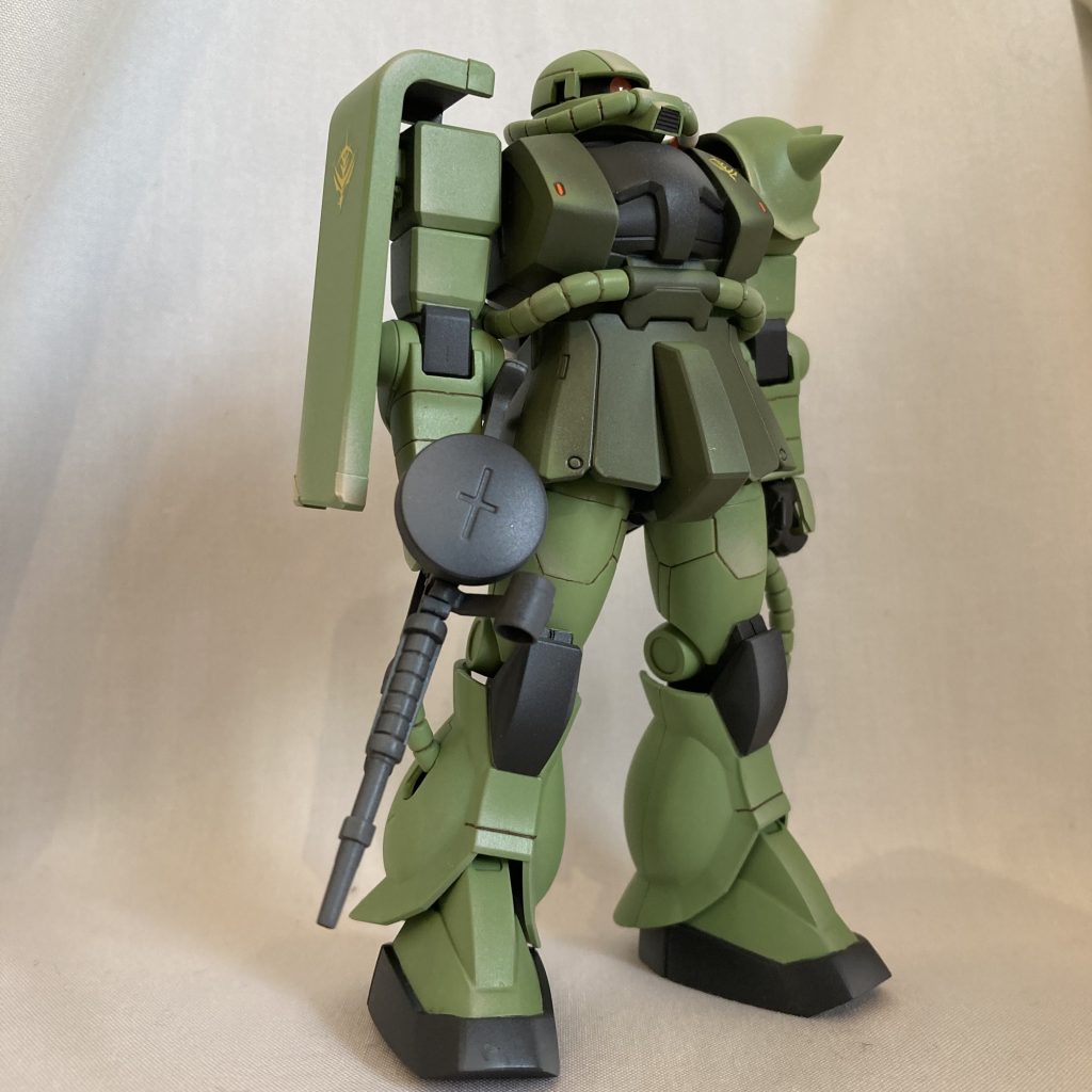 デカールは最小限に。