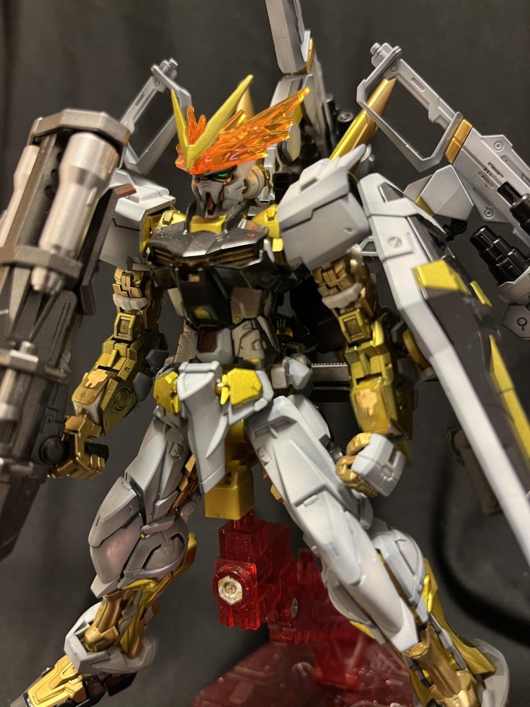 黄金の龍–2枚目/制作者：不満足